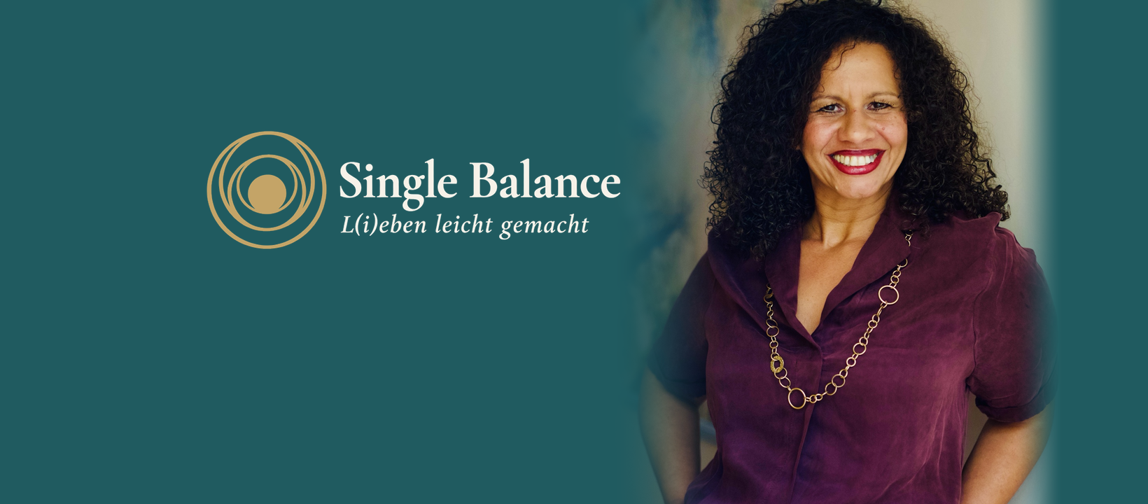 Mariam Becke, Gründerin von Single Balance, lacht in die Kamera